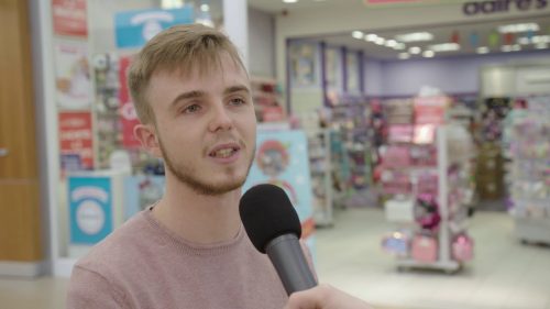Vidéos Micro-trottoir « Quel serait votre souhait pour la Journée Mondiale de la Lutte contre le Sida 2017 ? »